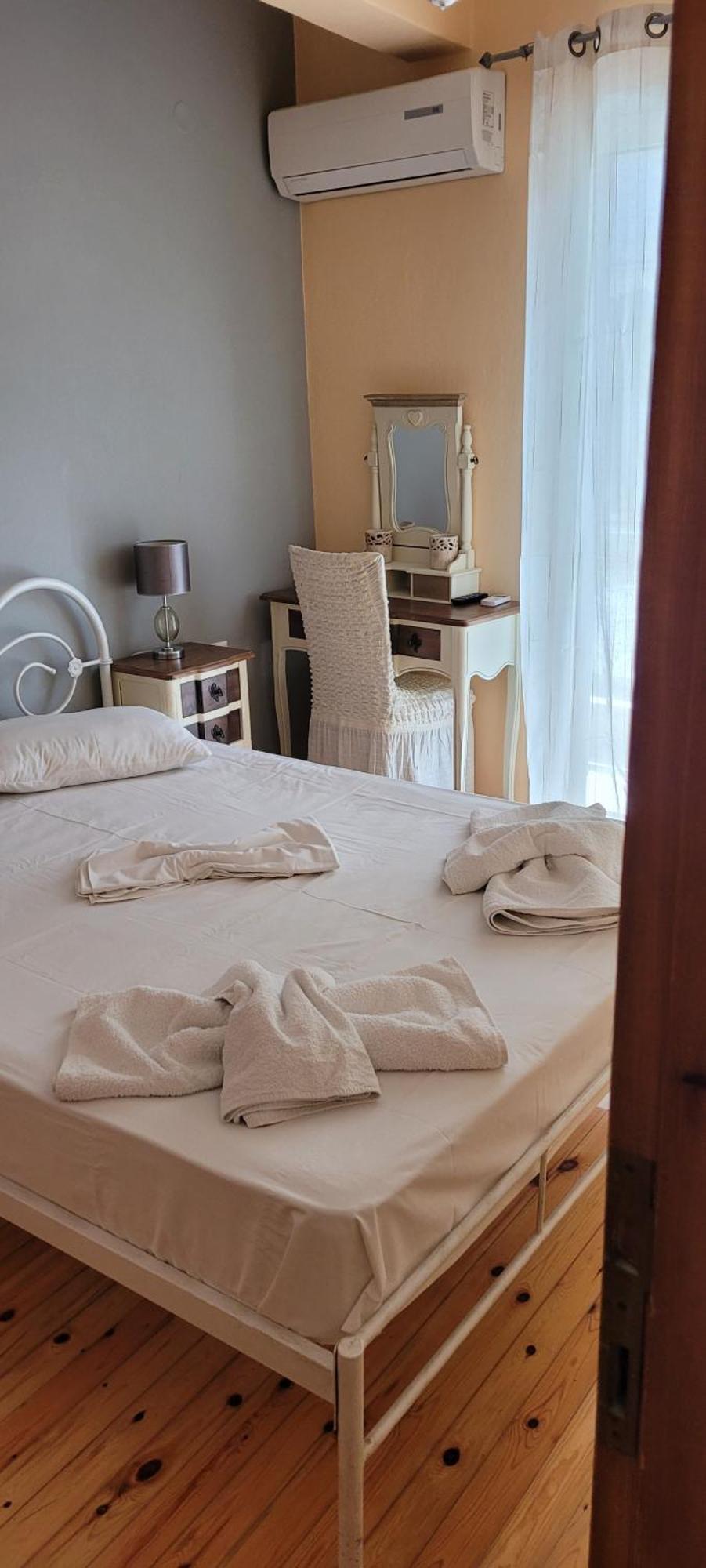 Center Apartments Lefkada City Room photo